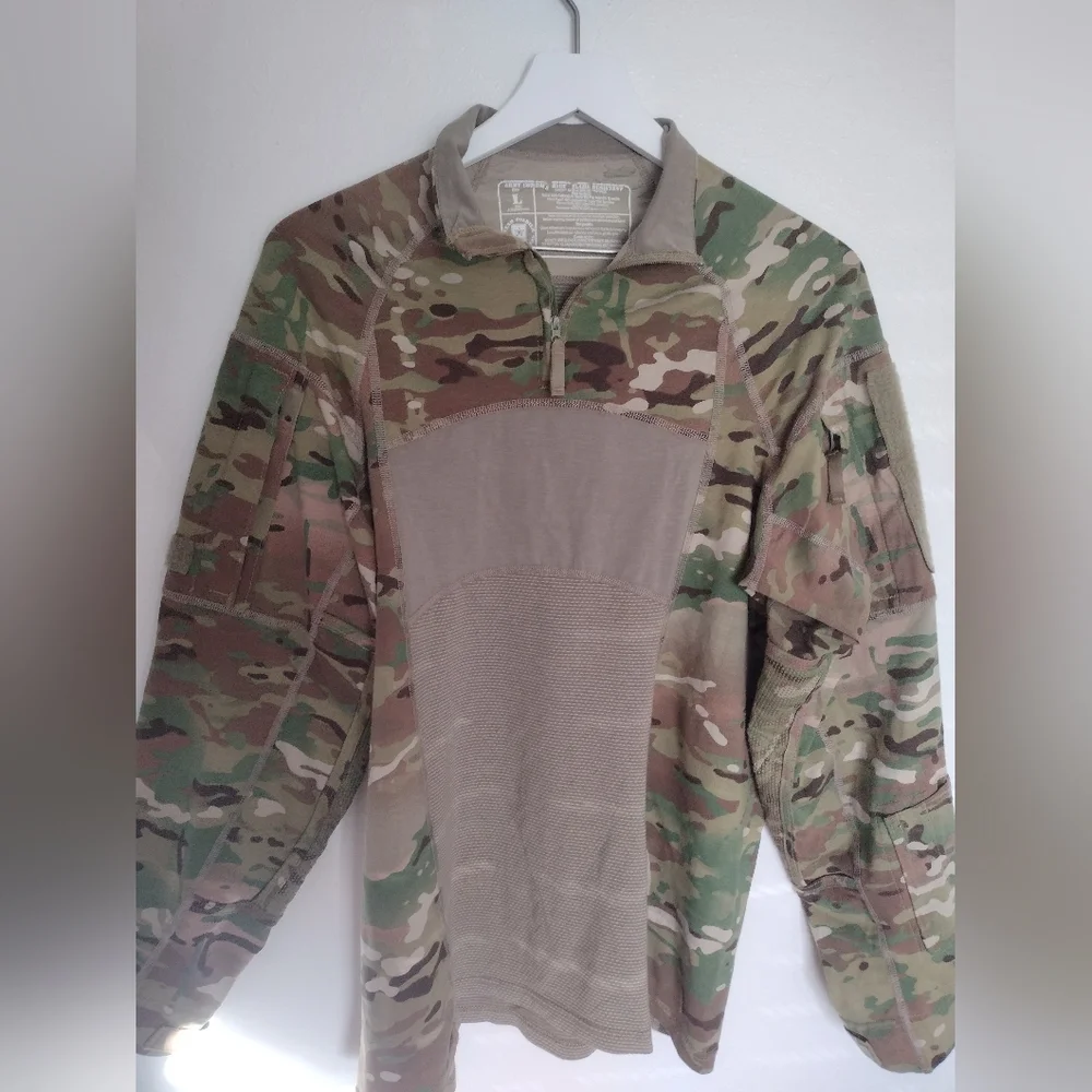 US Army Combat Shirt Size: L